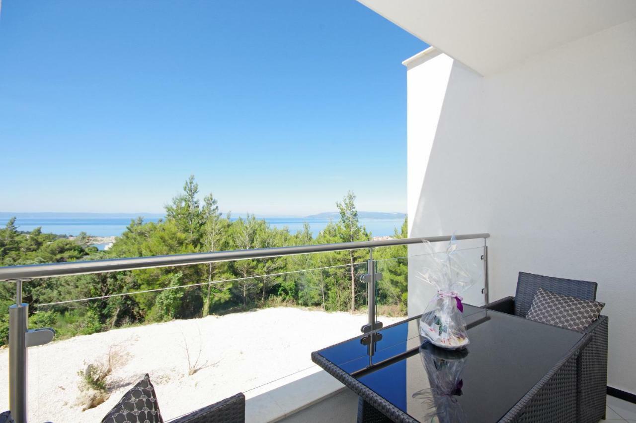 Villa Inis Макарска Екстериор снимка