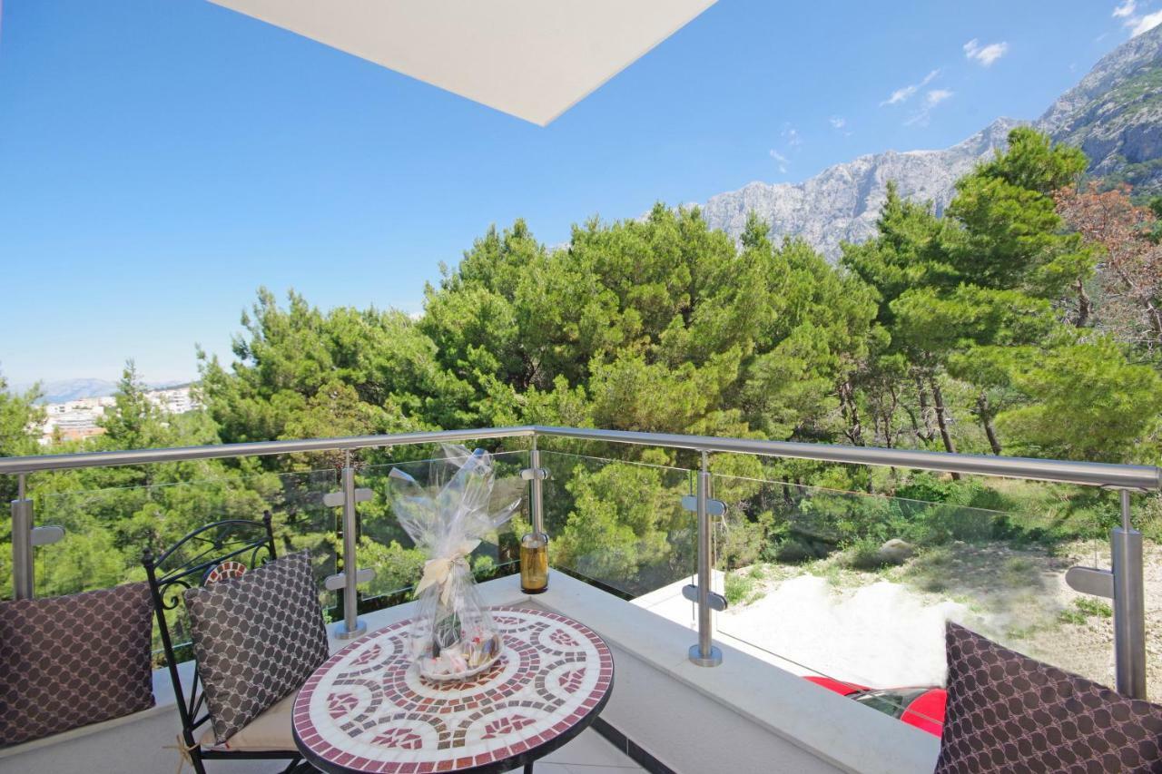 Villa Inis Макарска Екстериор снимка