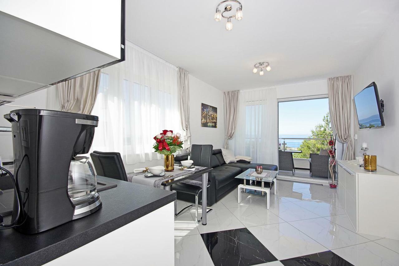 Villa Inis Макарска Екстериор снимка