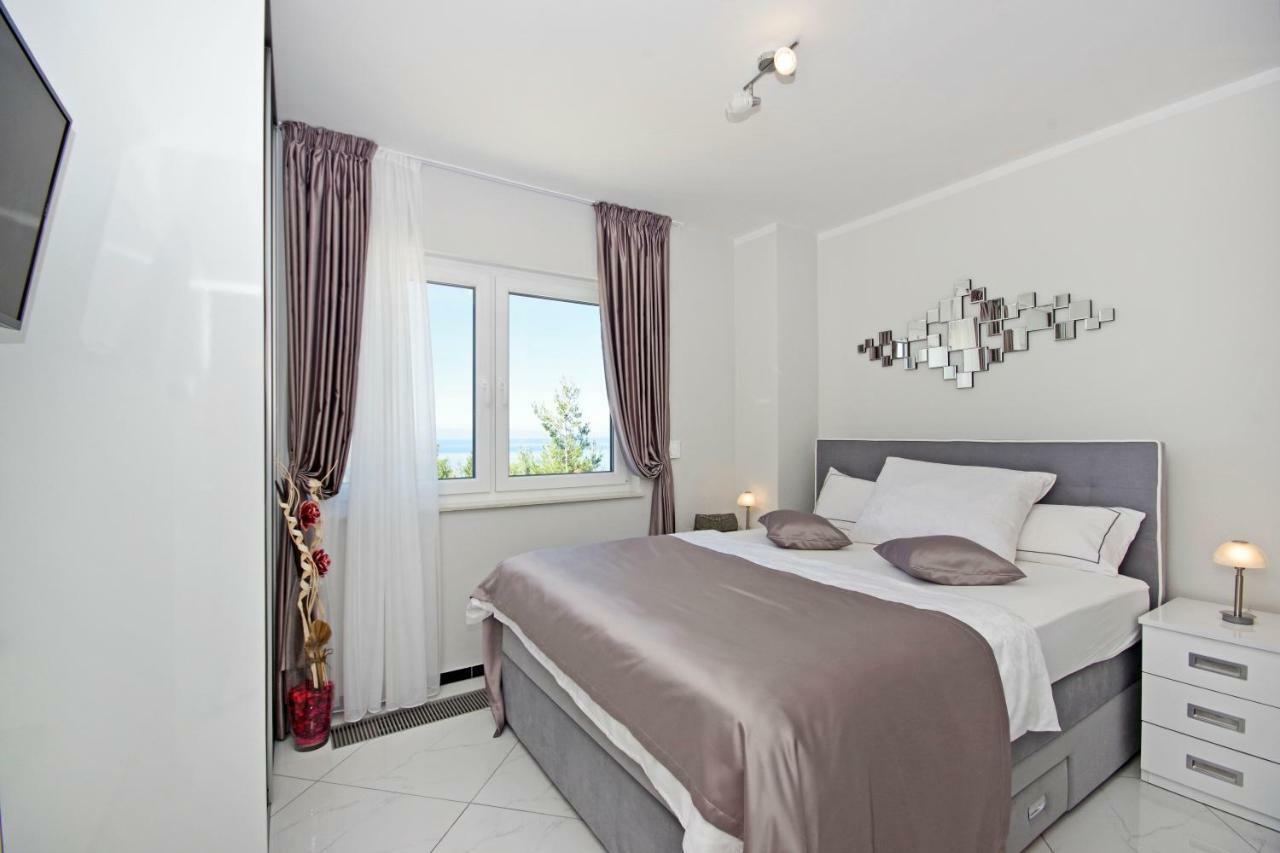 Villa Inis Макарска Екстериор снимка