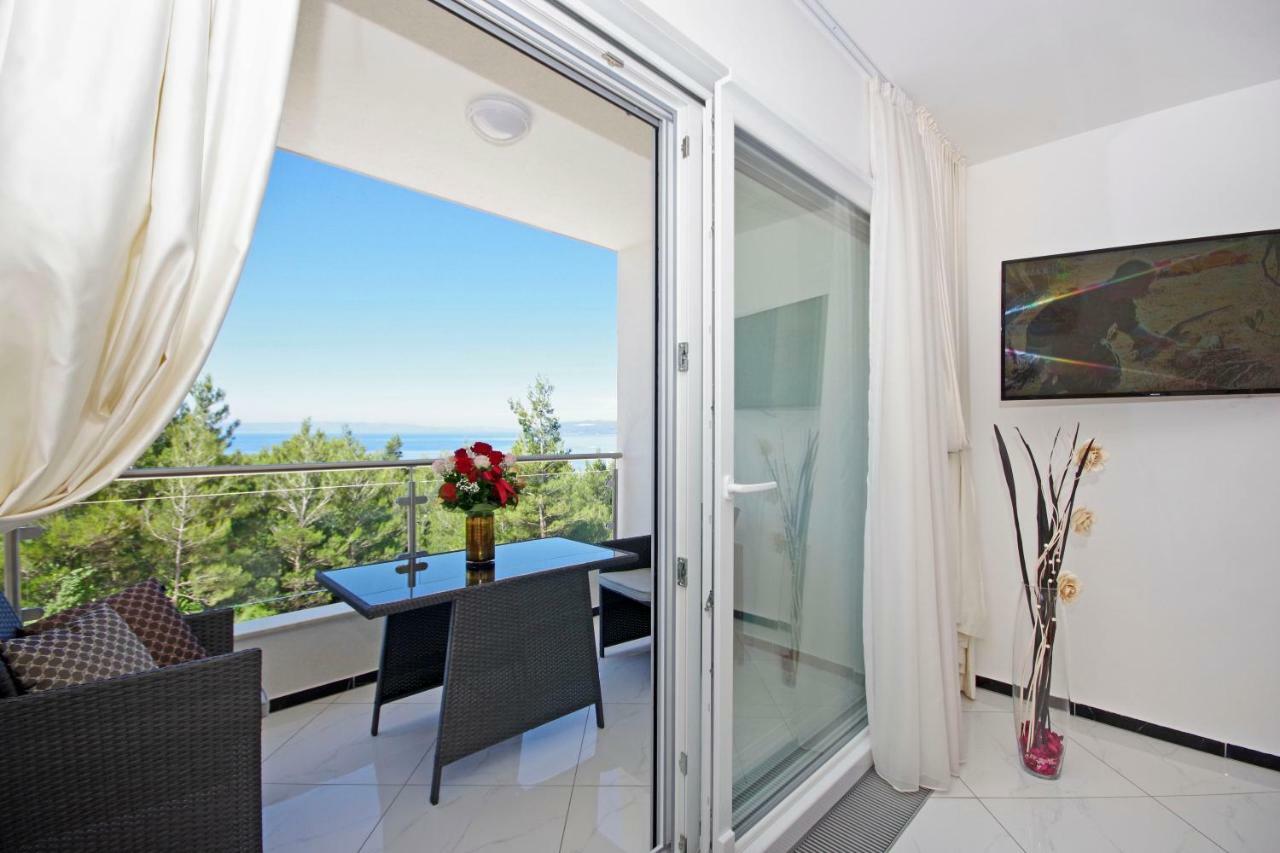 Villa Inis Макарска Екстериор снимка