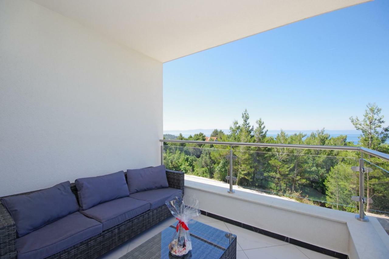 Villa Inis Макарска Екстериор снимка