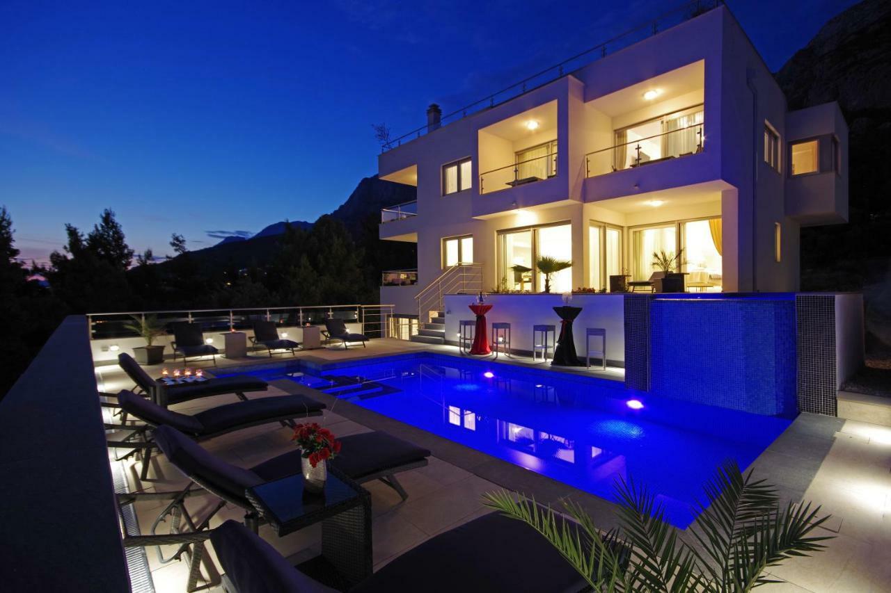 Villa Inis Макарска Екстериор снимка