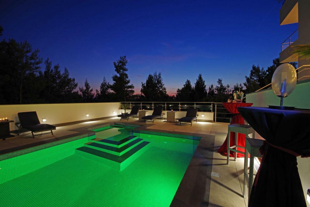 Villa Inis Макарска Екстериор снимка